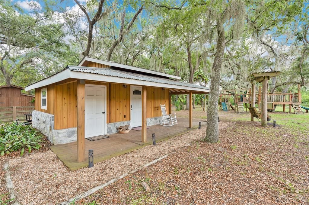 For Sale: $1,100,000 (6 beds, 5 baths, 3569 Square Feet)