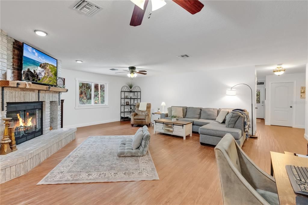 For Sale: $1,100,000 (6 beds, 5 baths, 3569 Square Feet)