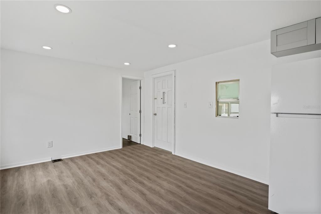 待售: $85,000 (2 贝兹, 1 浴室, 672 平方英尺)