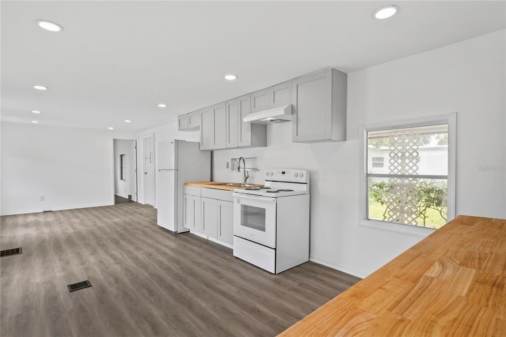 待售: $85,000 (2 贝兹, 1 浴室, 672 平方英尺)