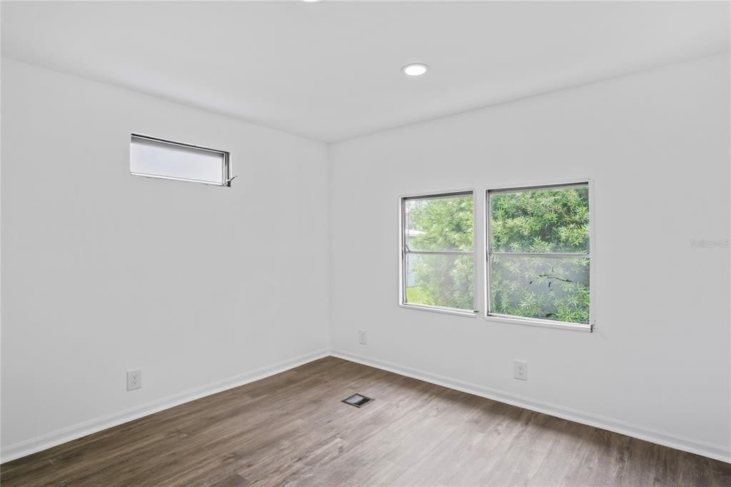 待售: $85,000 (2 贝兹, 1 浴室, 672 平方英尺)