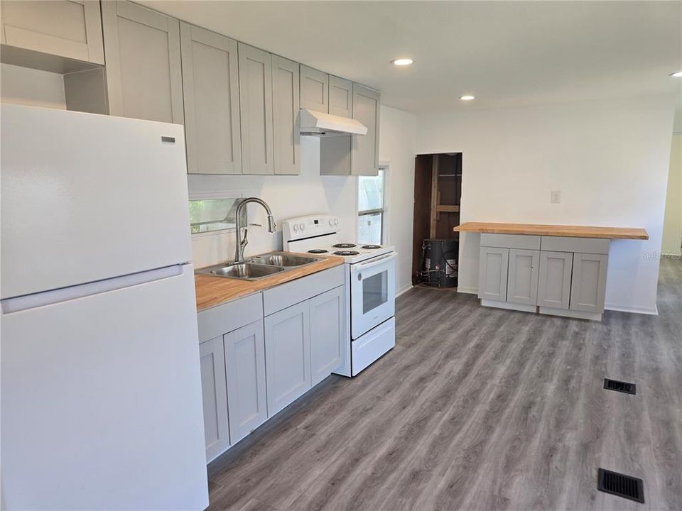 待售: $85,000 (2 贝兹, 1 浴室, 672 平方英尺)