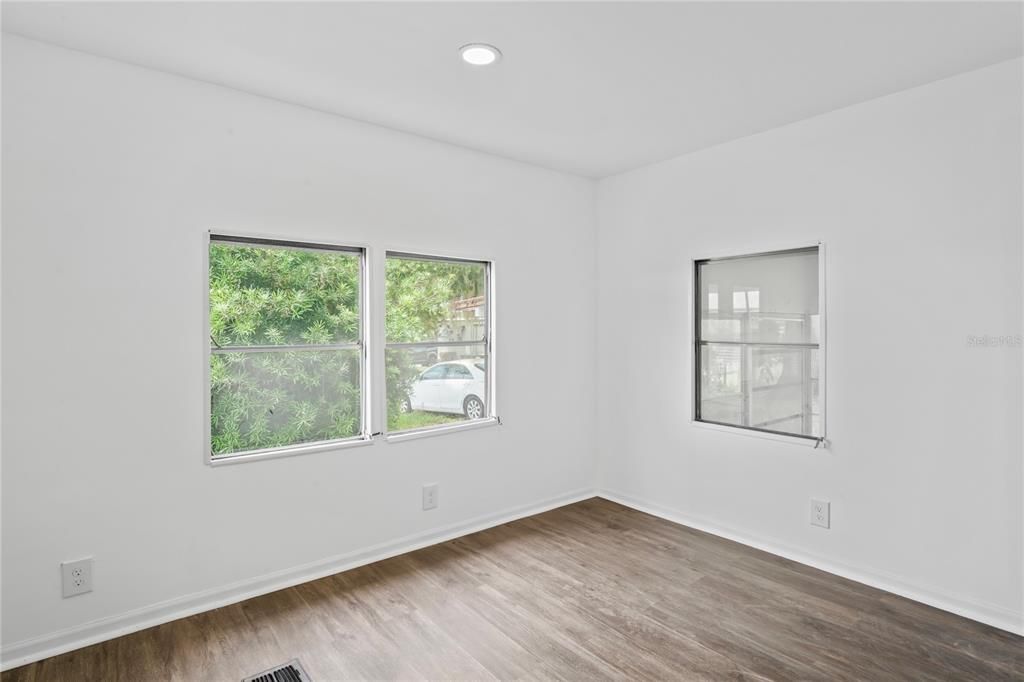 待售: $85,000 (2 贝兹, 1 浴室, 672 平方英尺)