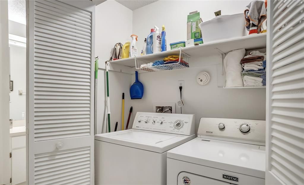 На продажу: $210,000 (2 спален, 2 ванн, 1339 Квадратных фут)