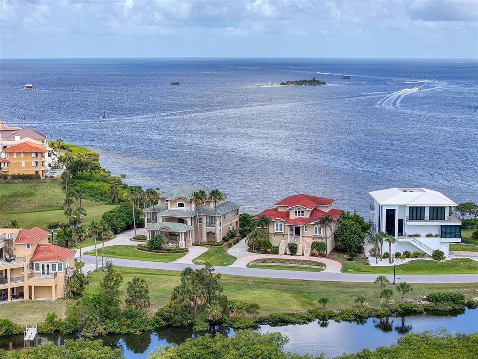 En Venta: $334,900 (0.40 acres)