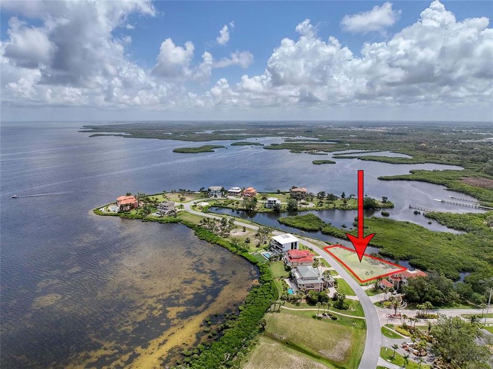 En Venta: $334,900 (0.40 acres)