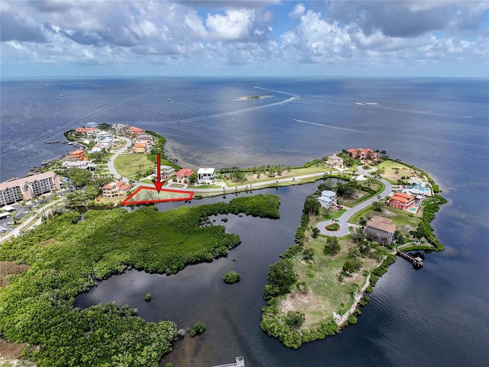 En Venta: $334,900 (0.40 acres)