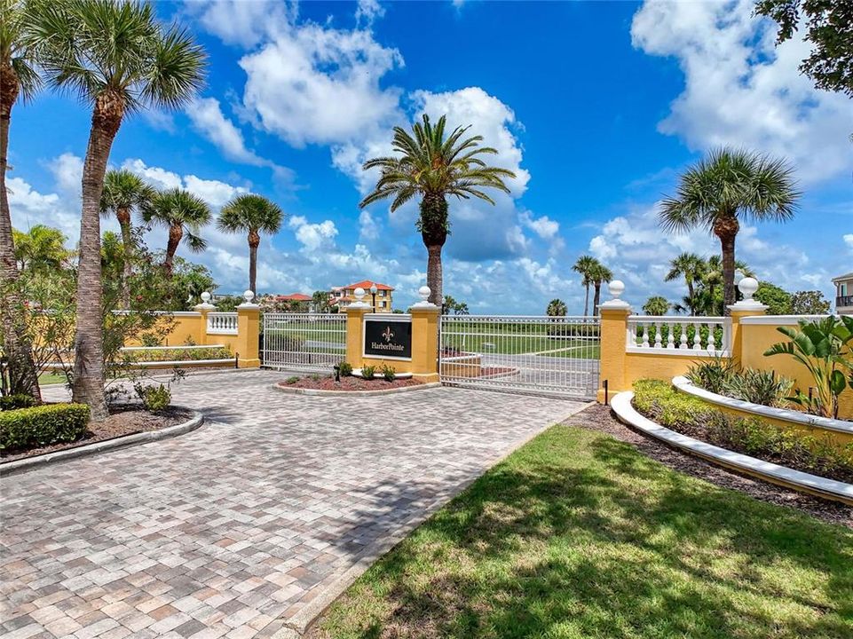 En Venta: $334,900 (0.40 acres)