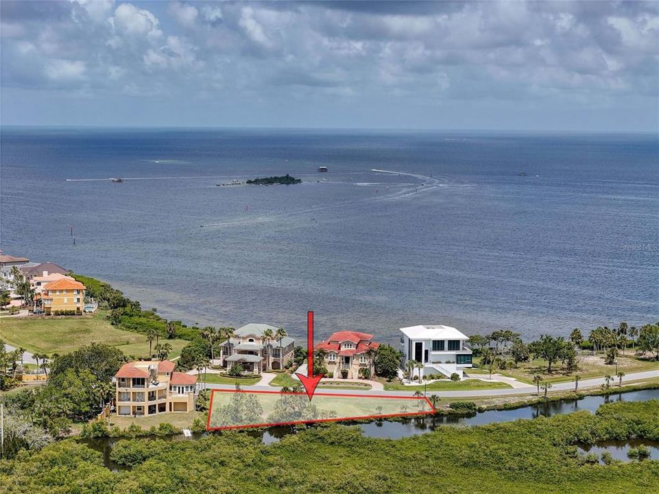 En Venta: $334,900 (0.40 acres)