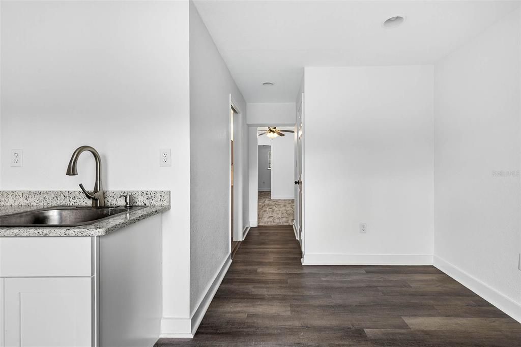 待售: $695,000 (4 贝兹, 3 浴室, 2262 平方英尺)