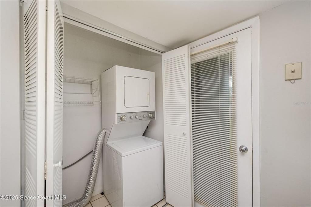 待售: $149,999 (2 贝兹, 1 浴室, 830 平方英尺)