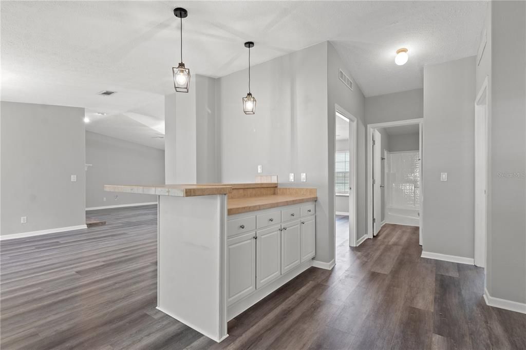 En Venta: $189,900 (3 camas, 2 baños, 1800 Pies cuadrados)