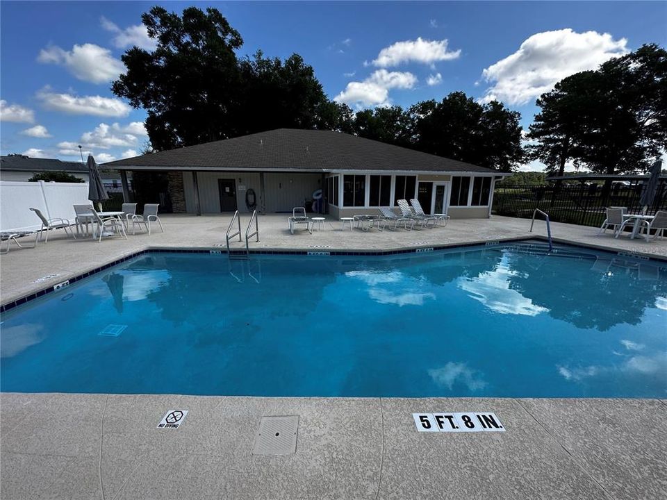 En Venta: $189,900 (3 camas, 2 baños, 1800 Pies cuadrados)