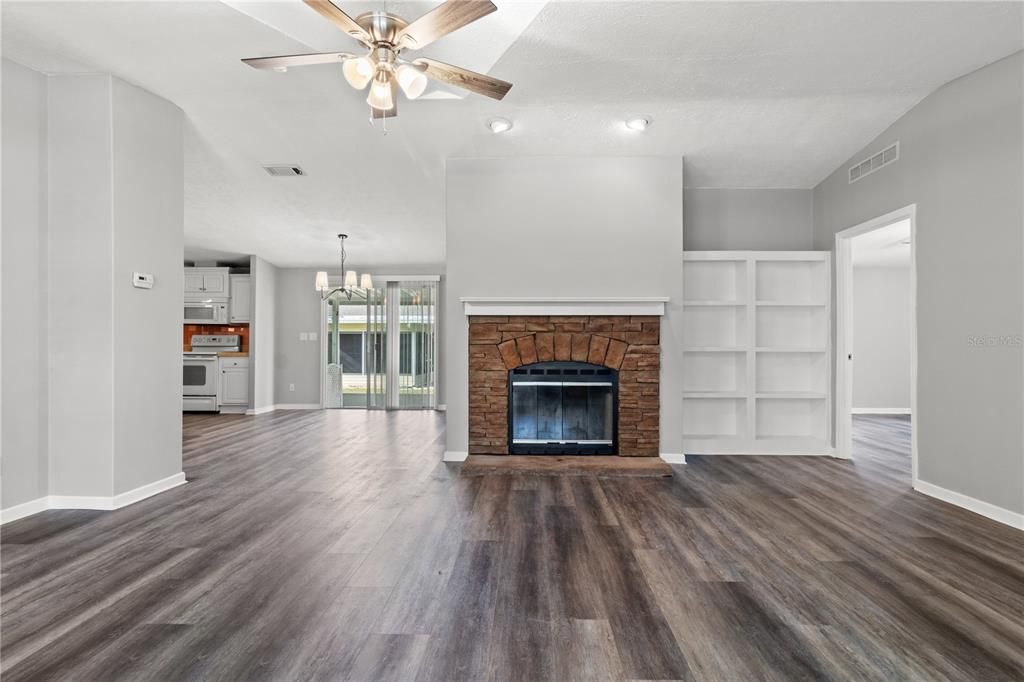 En Venta: $189,900 (3 camas, 2 baños, 1800 Pies cuadrados)