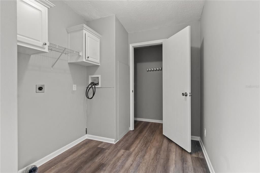 En Venta: $189,900 (3 camas, 2 baños, 1800 Pies cuadrados)