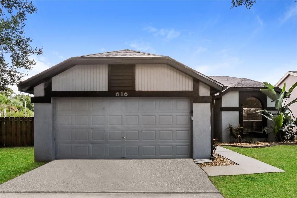 Recently Rented: $2,595 (3 beds, 2 baths, 1518 Square Feet)