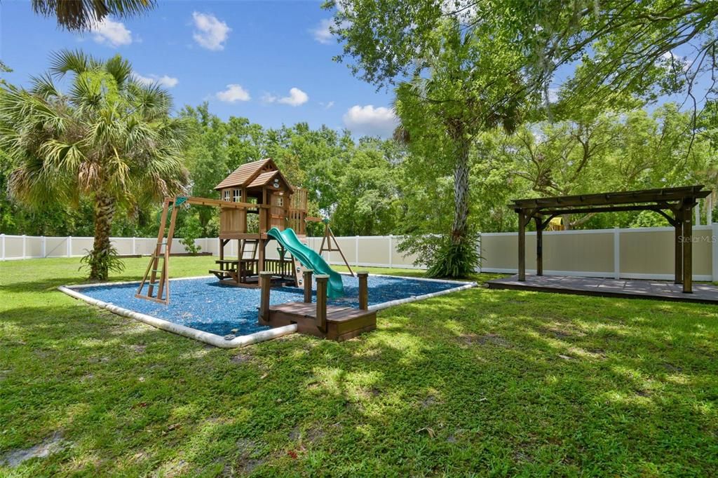 For Sale: $799,999 (4 beds, 3 baths, 3730 Square Feet)