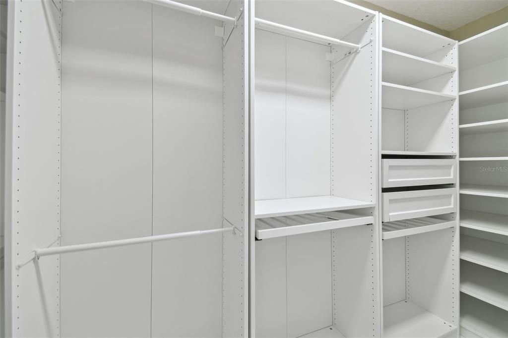 For Sale: $799,999 (4 beds, 3 baths, 3730 Square Feet)