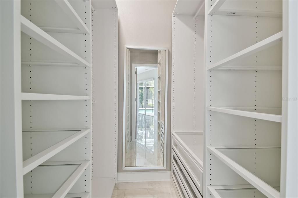 For Sale: $799,999 (4 beds, 3 baths, 3730 Square Feet)