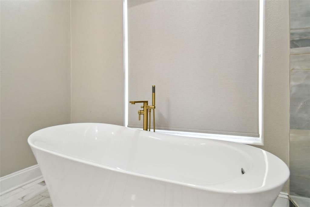 For Sale: $799,999 (4 beds, 3 baths, 3730 Square Feet)