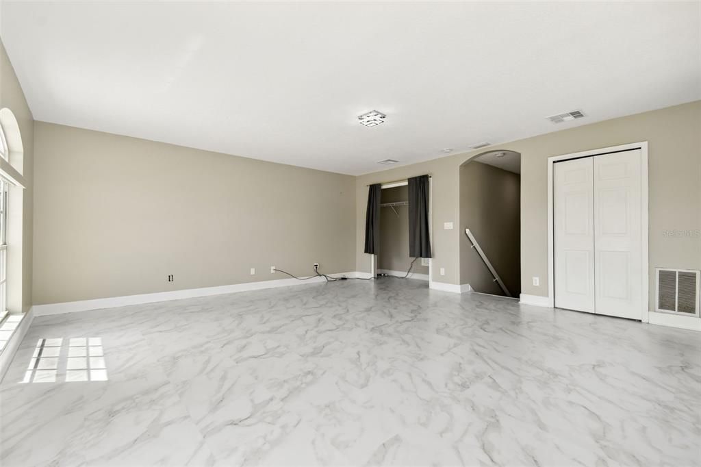 For Sale: $799,999 (4 beds, 3 baths, 3730 Square Feet)