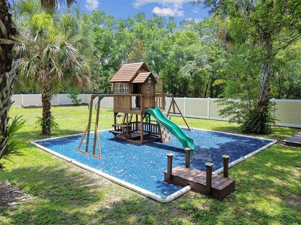 For Sale: $799,999 (4 beds, 3 baths, 3730 Square Feet)