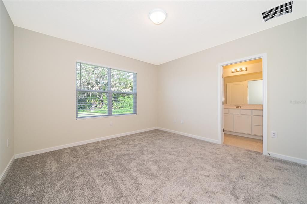 В аренду: $2,375 (4 спален, 2 ванн, 1580 Квадратных фут)