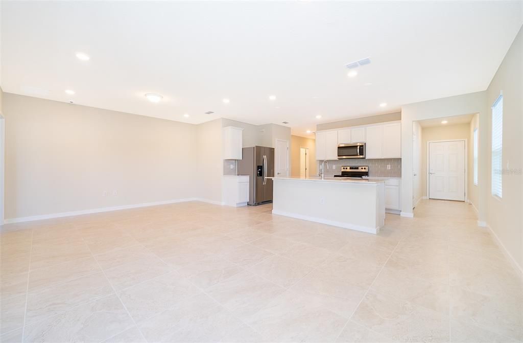 В аренду: $2,375 (4 спален, 2 ванн, 1580 Квадратных фут)