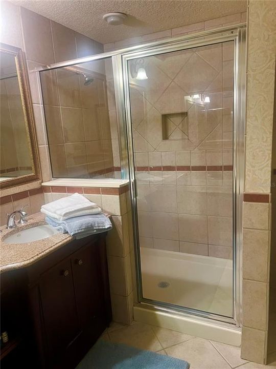 Active With Contract: $299,900 (1 beds, 1 baths, 678 Square Feet)