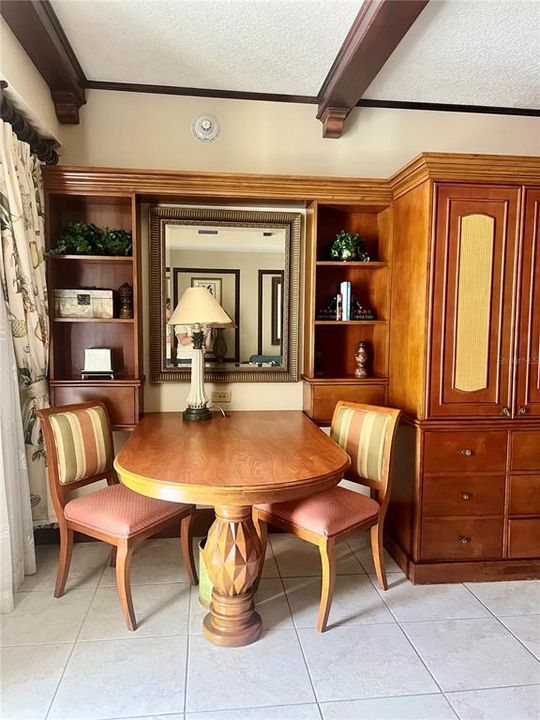 Active With Contract: $299,900 (1 beds, 1 baths, 678 Square Feet)