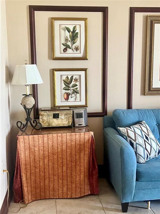 Active With Contract: $299,900 (1 beds, 1 baths, 678 Square Feet)