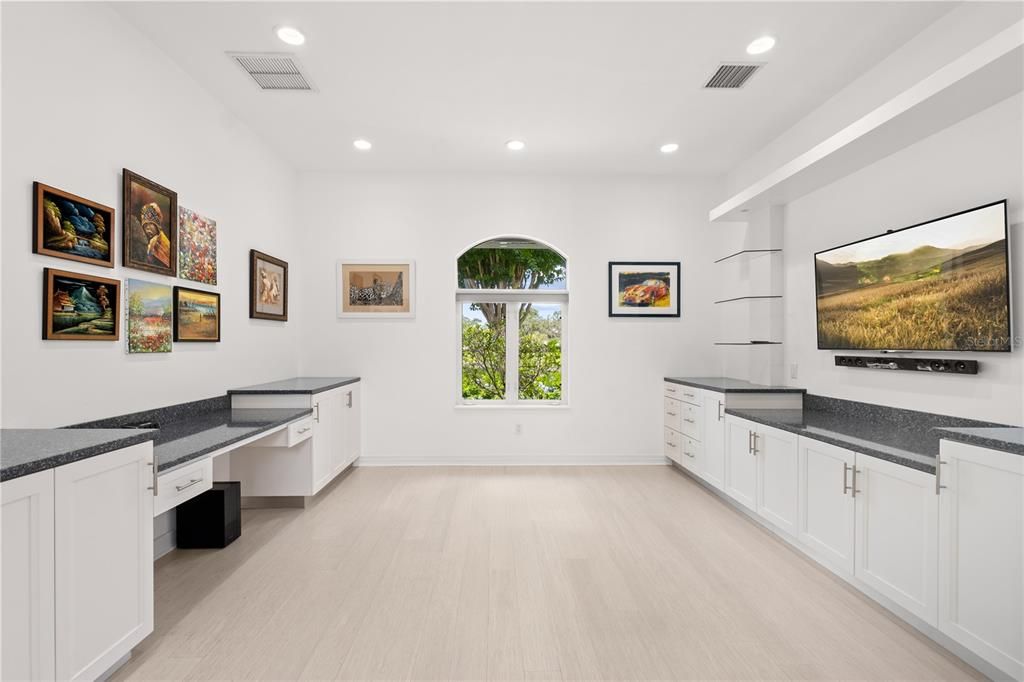 For Sale: $3,099,000 (5 beds, 4 baths, 6443 Square Feet)