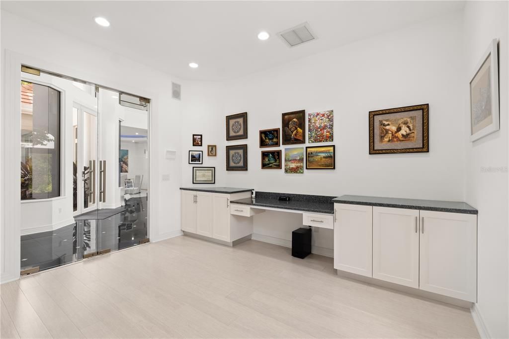 For Sale: $3,099,000 (5 beds, 4 baths, 6443 Square Feet)