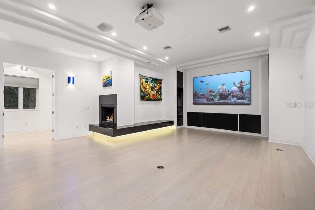 For Sale: $3,099,000 (5 beds, 4 baths, 6443 Square Feet)