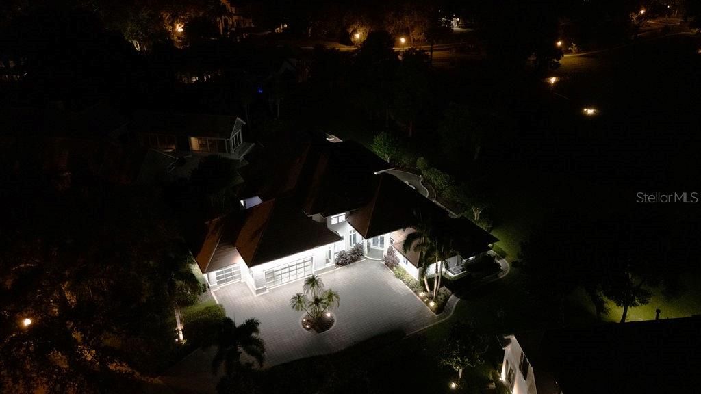 For Sale: $3,099,000 (5 beds, 4 baths, 6443 Square Feet)