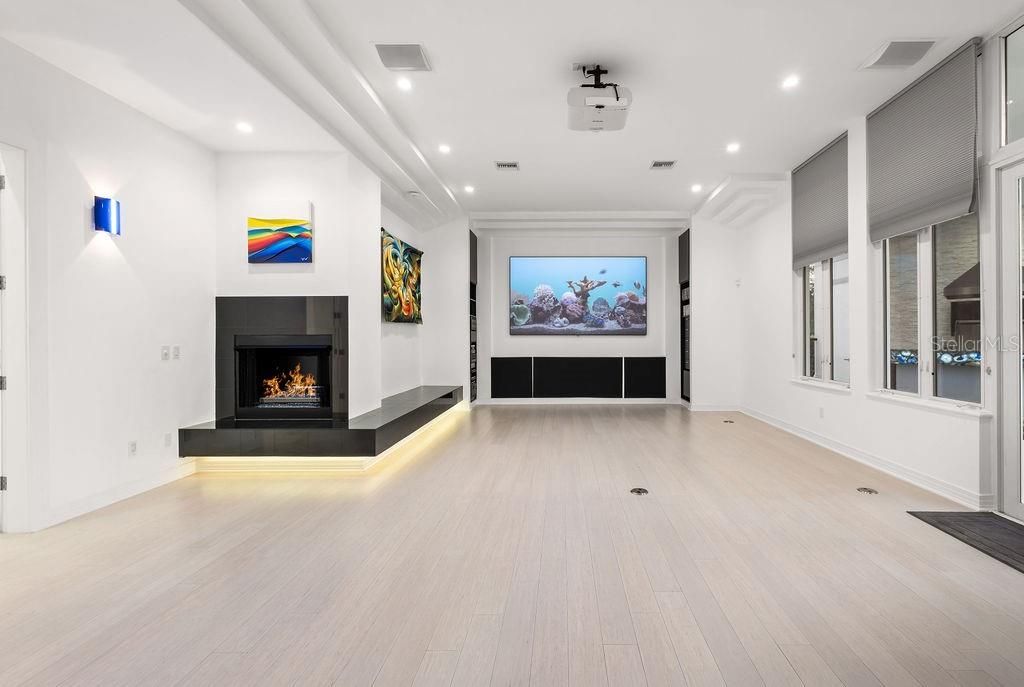 For Sale: $3,099,000 (5 beds, 4 baths, 6443 Square Feet)