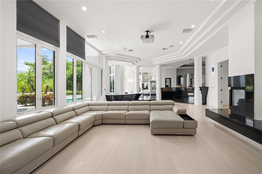 For Sale: $3,099,000 (5 beds, 4 baths, 6443 Square Feet)