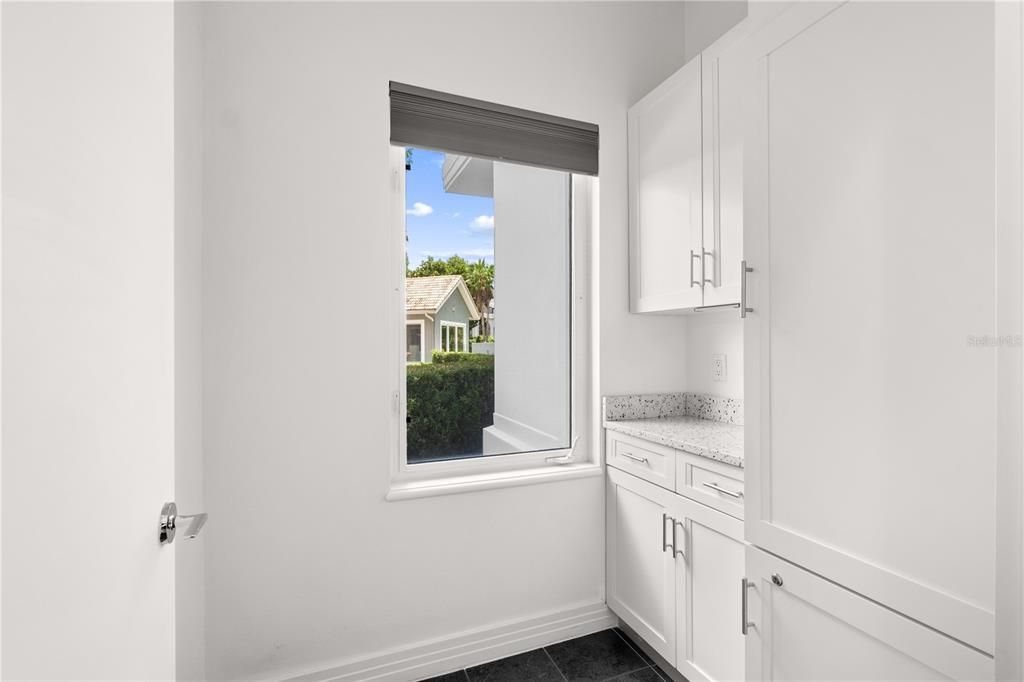 For Sale: $3,099,000 (5 beds, 4 baths, 6443 Square Feet)