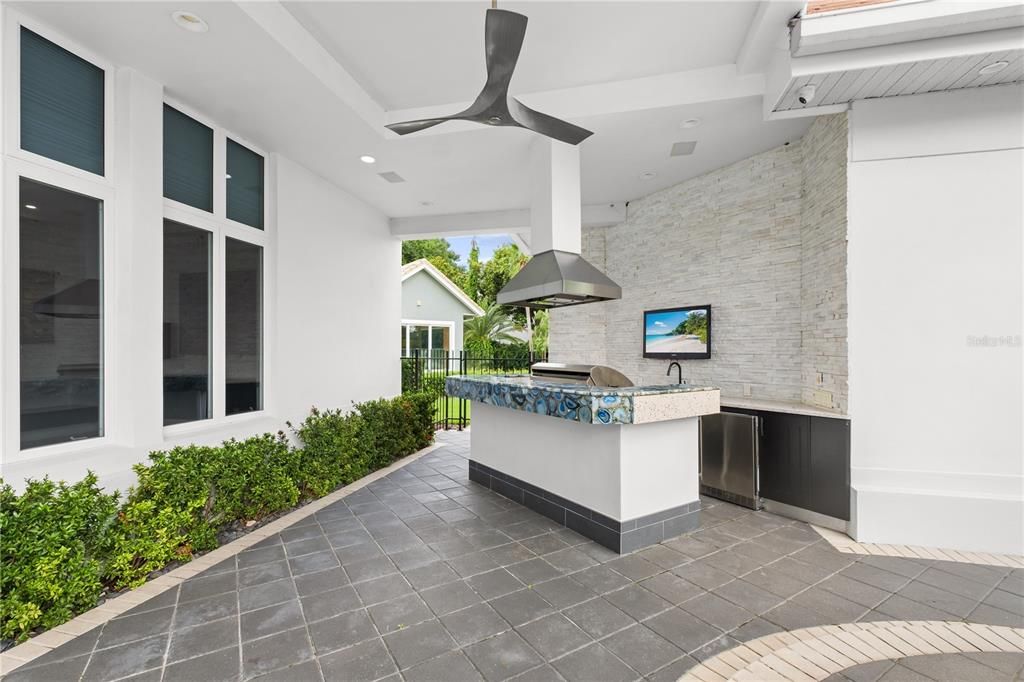 For Sale: $3,099,000 (5 beds, 4 baths, 6443 Square Feet)