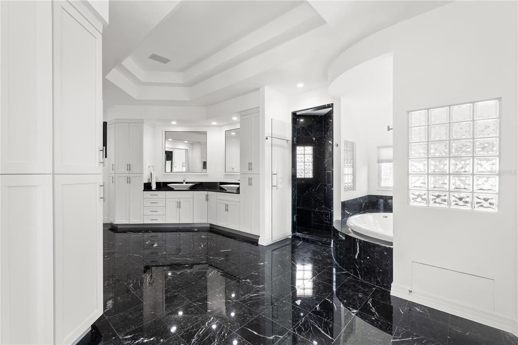 For Sale: $3,099,000 (5 beds, 4 baths, 6443 Square Feet)