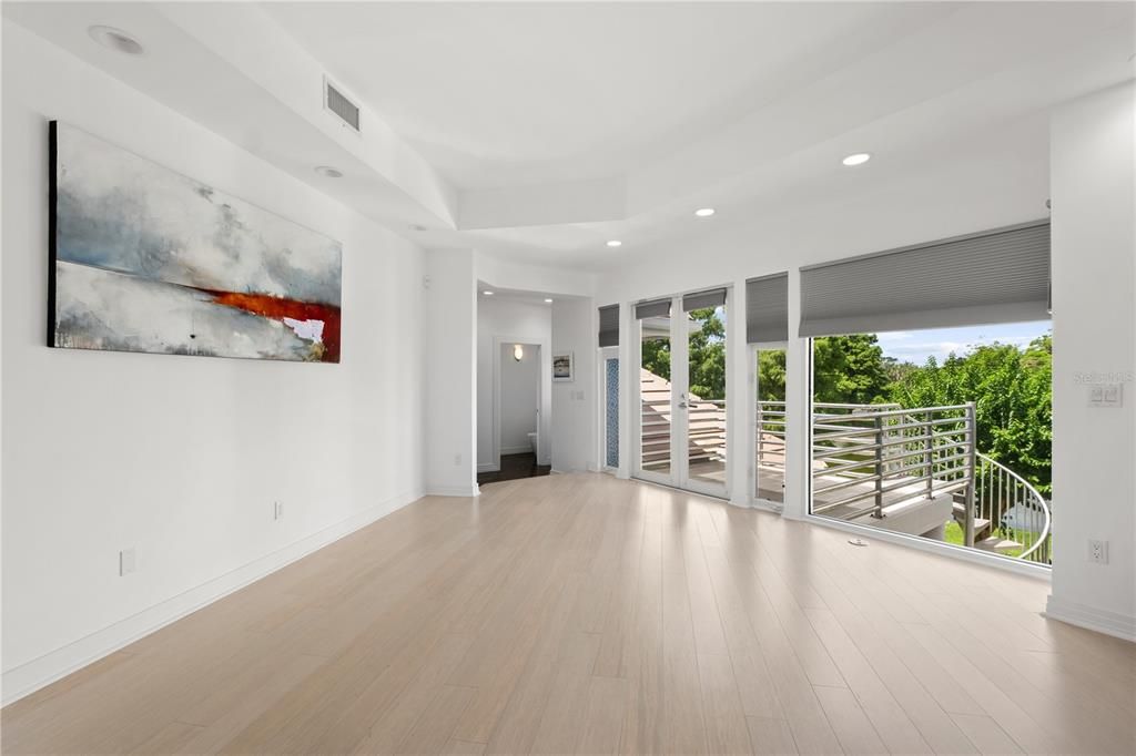 For Sale: $3,099,000 (5 beds, 4 baths, 6443 Square Feet)