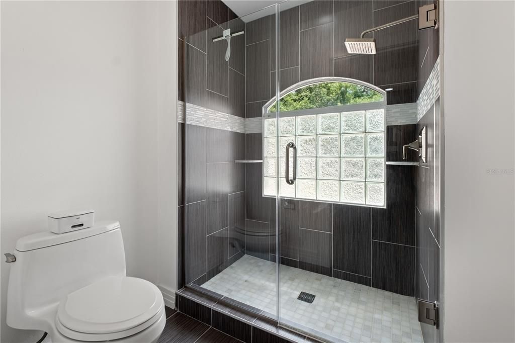 For Sale: $3,099,000 (5 beds, 4 baths, 6443 Square Feet)