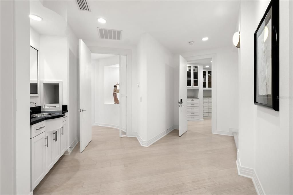 For Sale: $3,099,000 (5 beds, 4 baths, 6443 Square Feet)