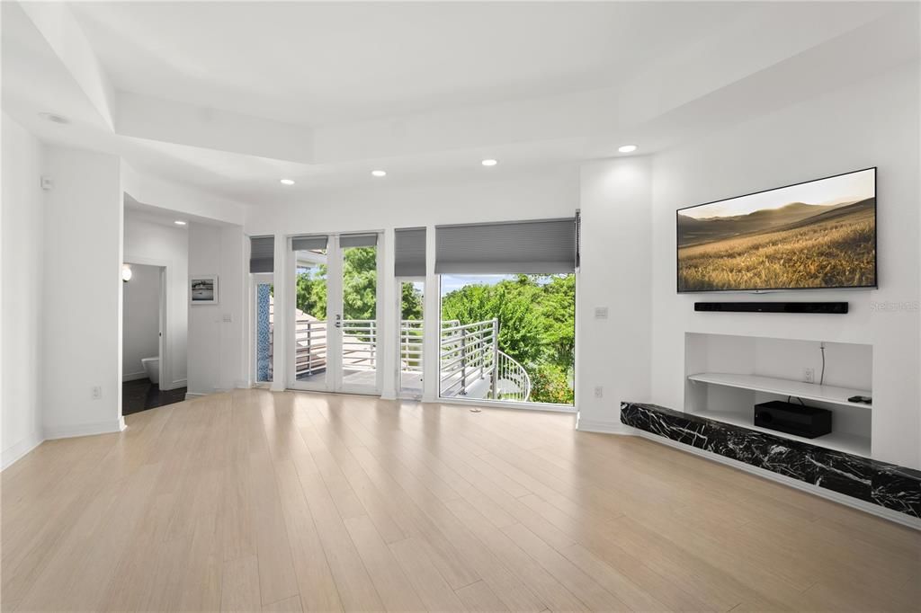 For Sale: $3,099,000 (5 beds, 4 baths, 6443 Square Feet)