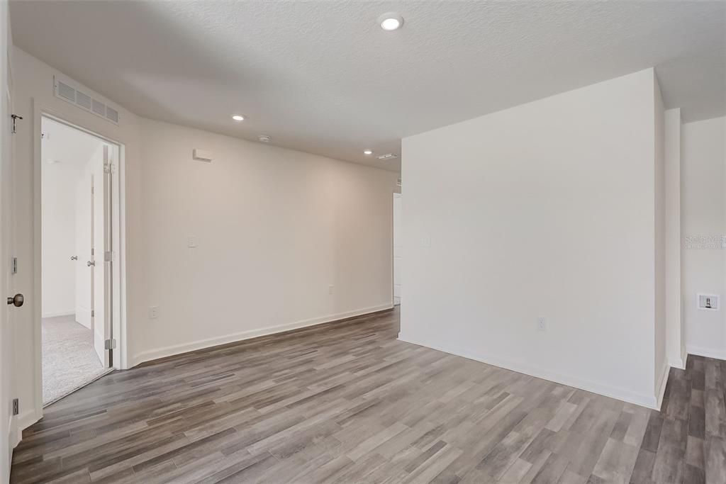 For Sale: $239,888 (3 beds, 2 baths, 1477 Square Feet)