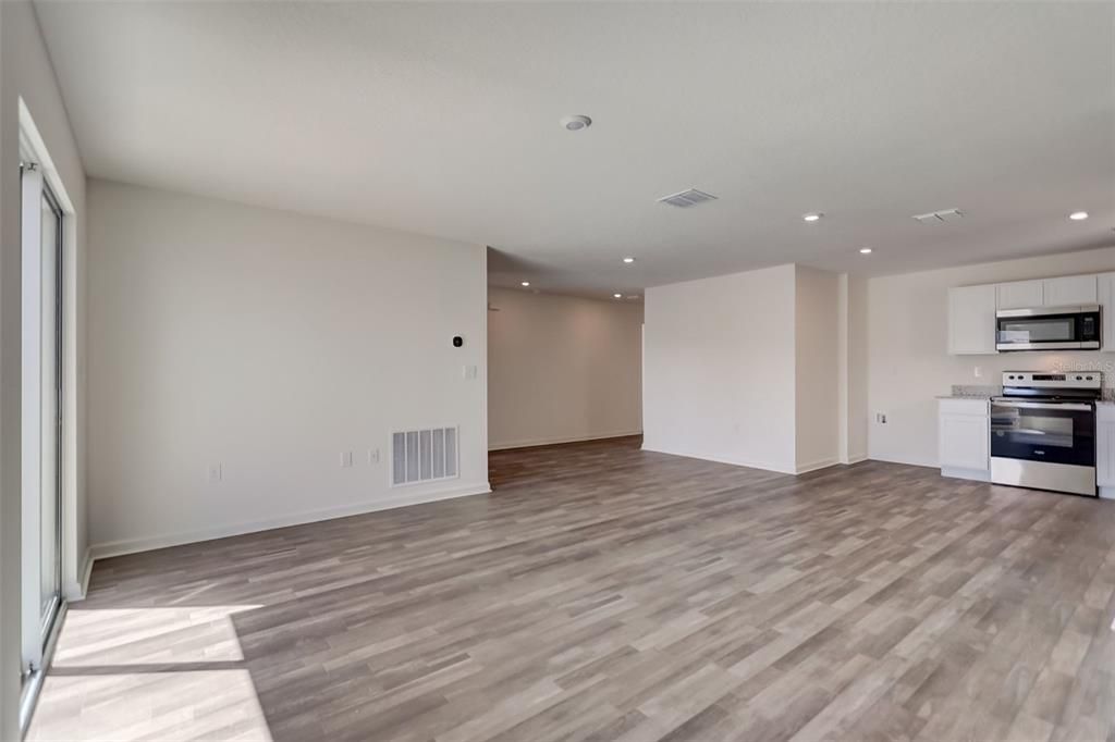 For Sale: $239,888 (3 beds, 2 baths, 1477 Square Feet)