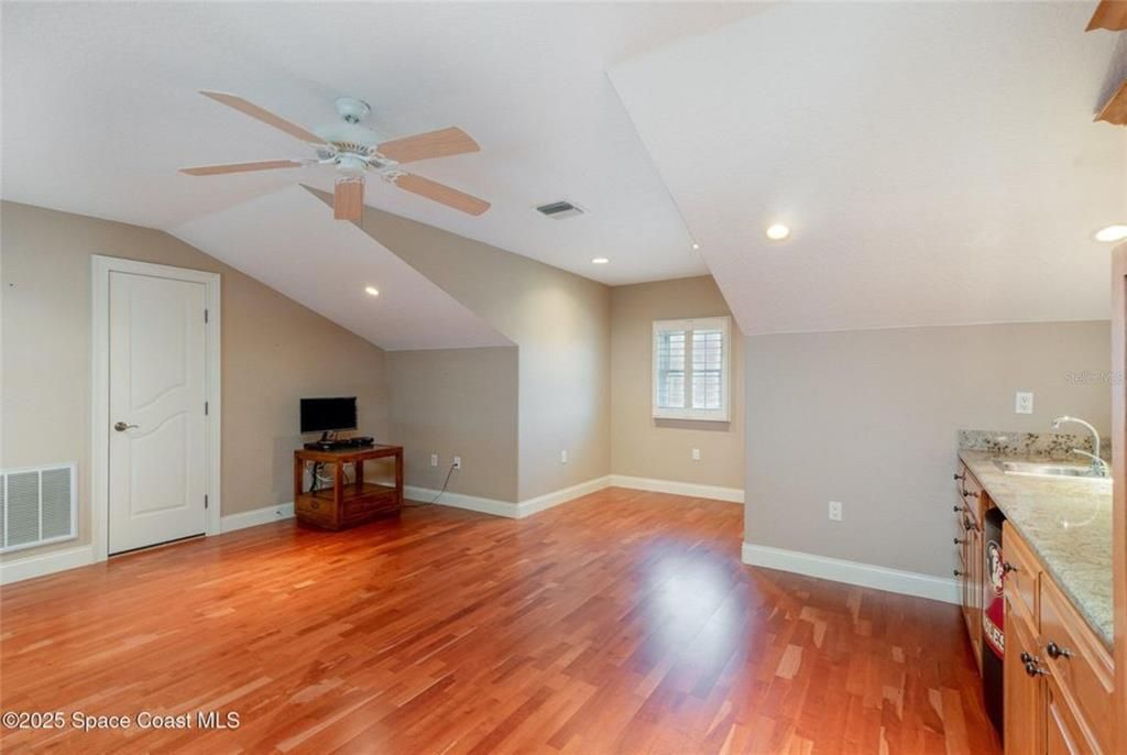 For Sale: $1,125,000 (4 beds, 4 baths, 4074 Square Feet)