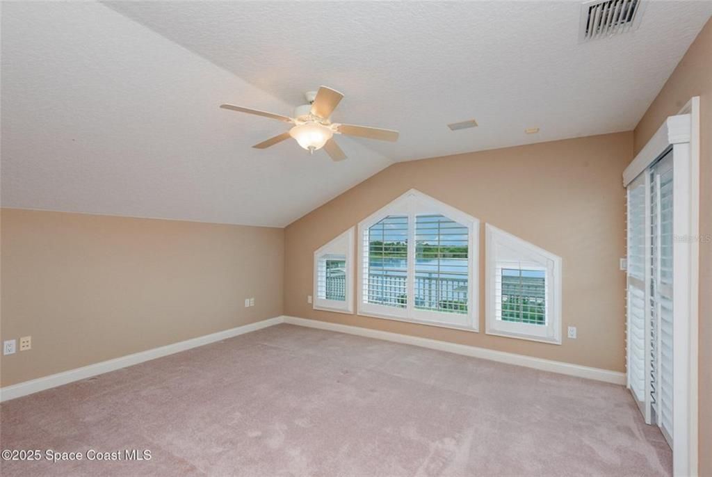 For Sale: $1,125,000 (4 beds, 4 baths, 4074 Square Feet)