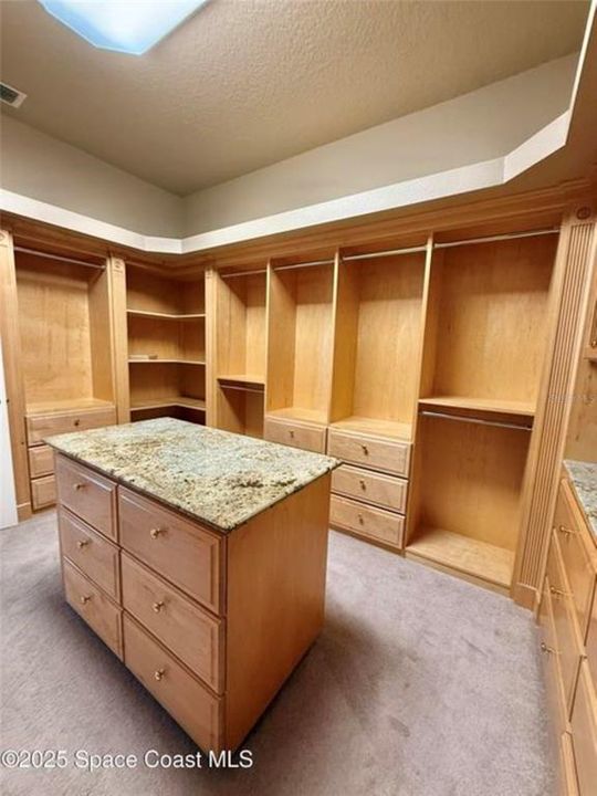 For Sale: $1,125,000 (4 beds, 4 baths, 4074 Square Feet)