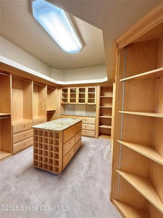 For Sale: $1,125,000 (4 beds, 4 baths, 4074 Square Feet)